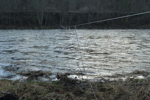 2017-MK-MRRX-VES-VP-VDV-přes rozvodněnou řeku